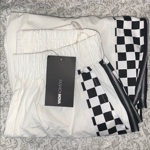 FASHION NOVA “you make my heart race” joggers